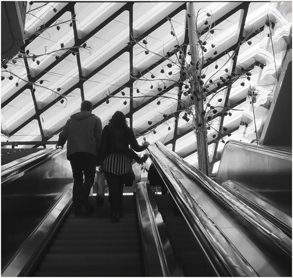 2 Val Kressman - Couple on Escalator